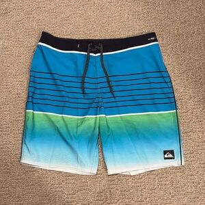 Quiksilver Boardshorts Size 36